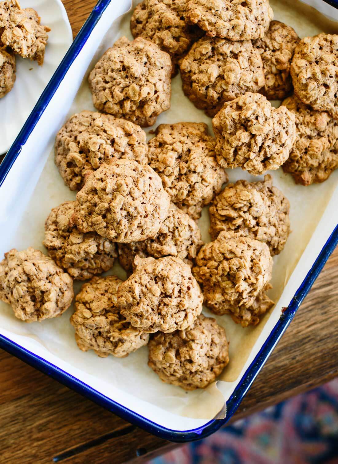 5 Ingredient Oatmeal Cookies Recipe Oatmeal Cookie Recipes Vegan Cookies Oatmeal Cookies