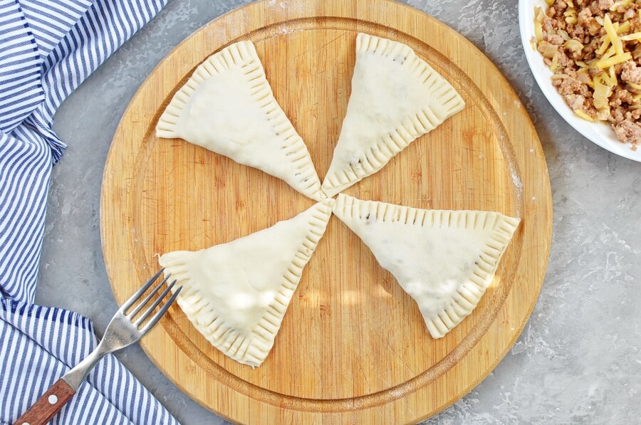 A Beef Cheese Empanada Recipe Baked Or Fried The Woks Of Life