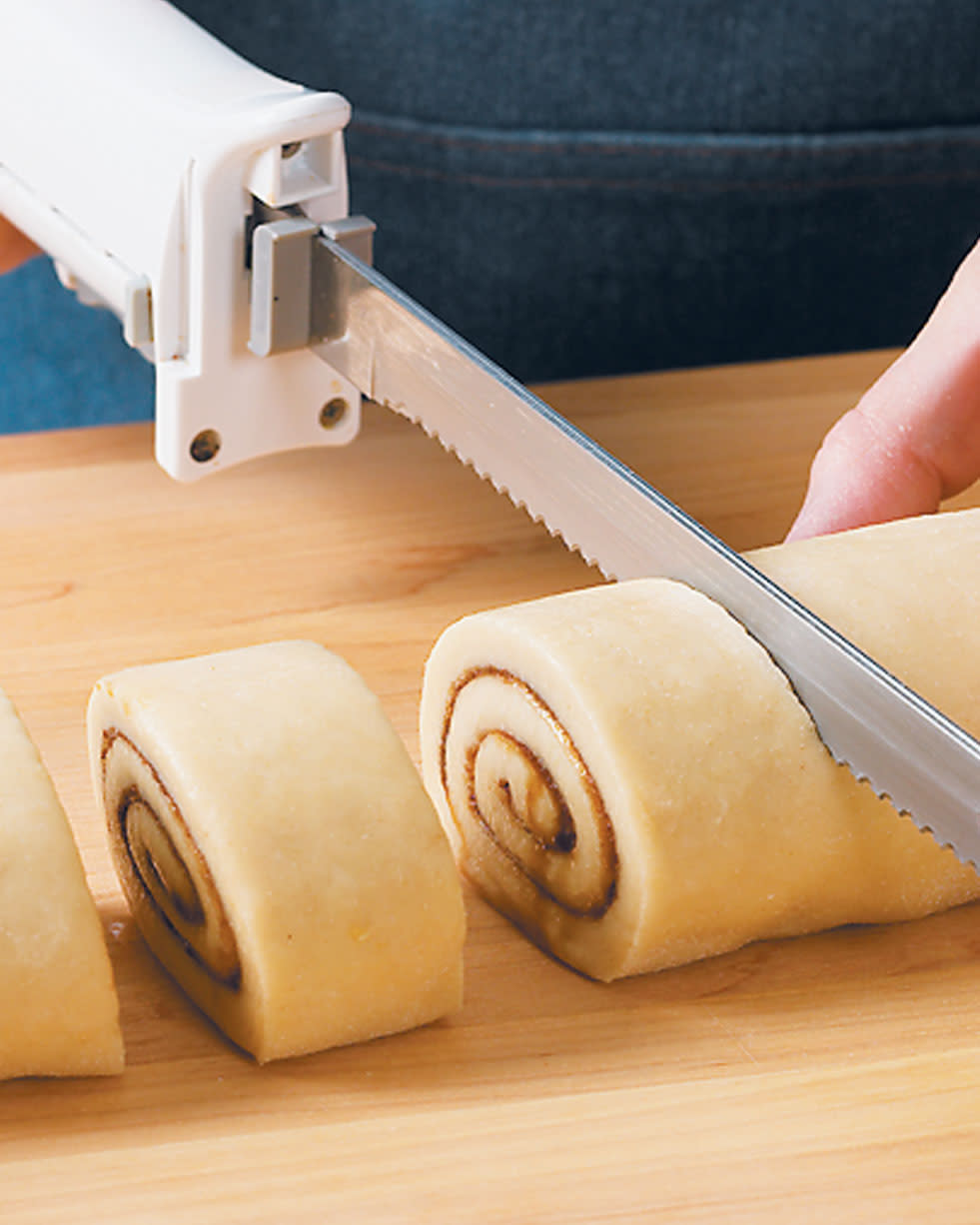 A Simple Trick To Make Perfect Cuts Through Dough