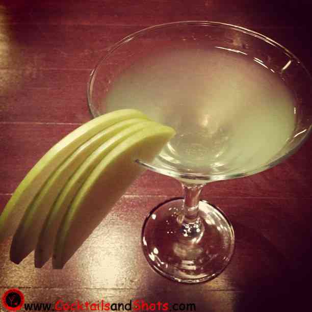 Apple Martini Cocktail Recipe How To Make The Perfect Apple Martini