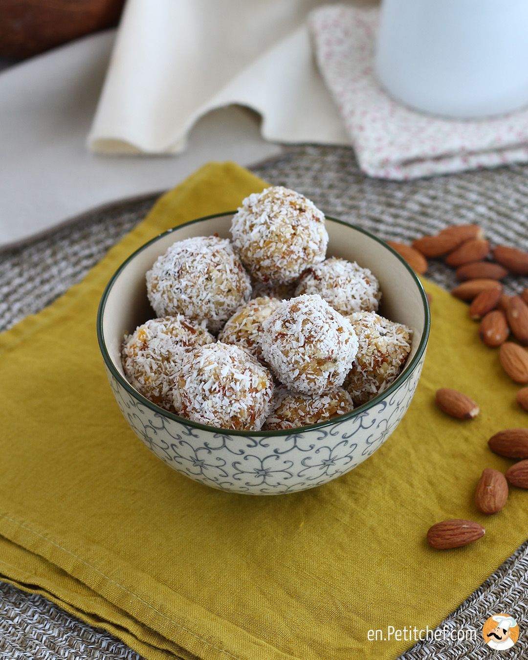 Apricot Tea And Almonds Energy Balls Recipe Petitchef