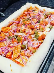 BBQ Chicken Pizza: Easy Recipe for Grilling Enthusiasts