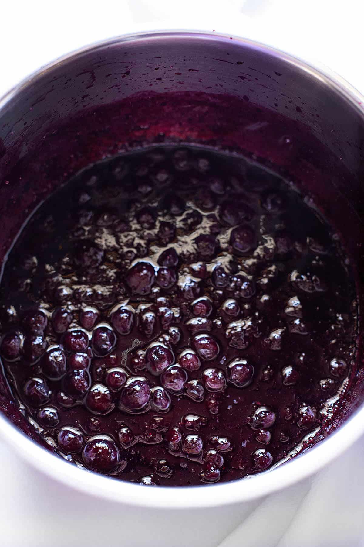 5 Easy Steps for Perfect Blueberry Sauce