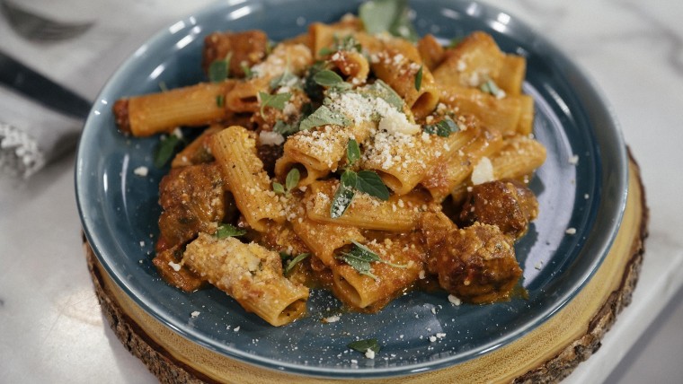 Bobby Flay Gets Cheesy With Cacio E Pepe Eggs And Creamy Rigatoni