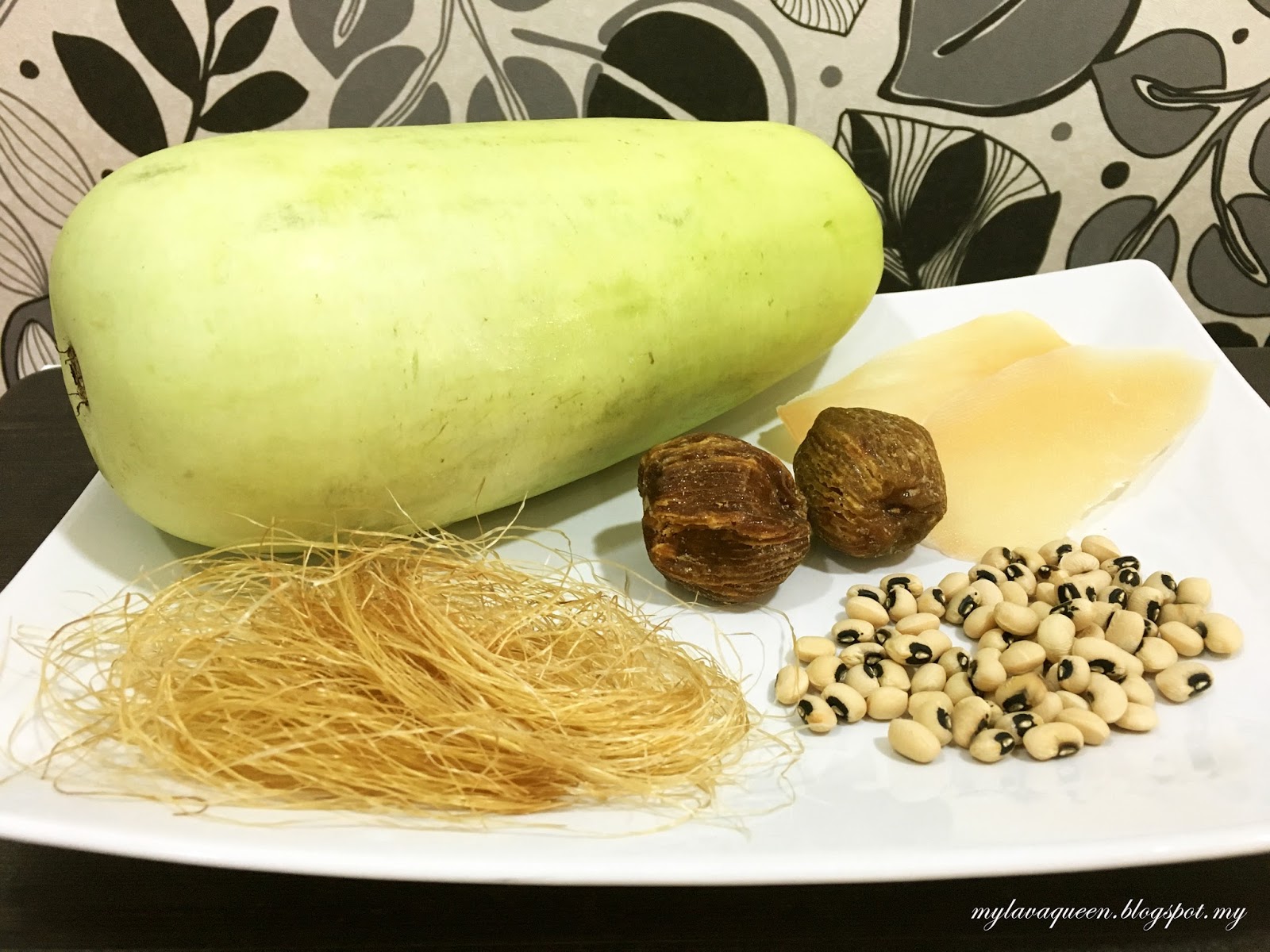 Bottle Gourd Soup With Conch And Black Eyed Beans Lava Queen