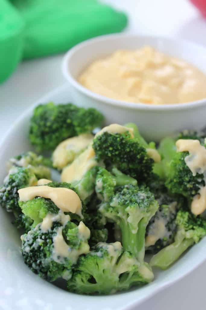 Creamy Broccoli Cheese Sauce: Easy Recipe Delight