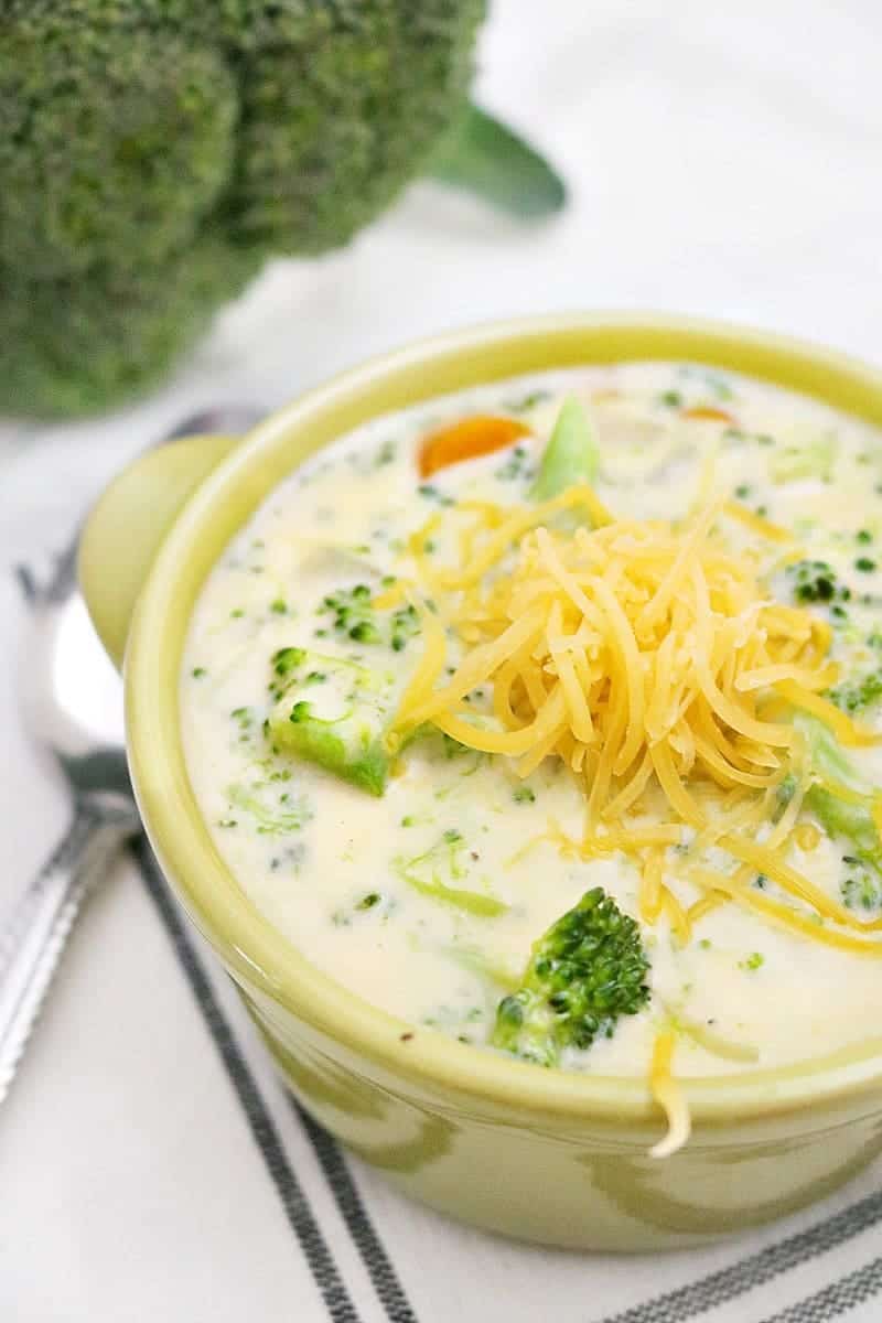 Hearty Broccoli Soup Recipe: Easy & Delicious