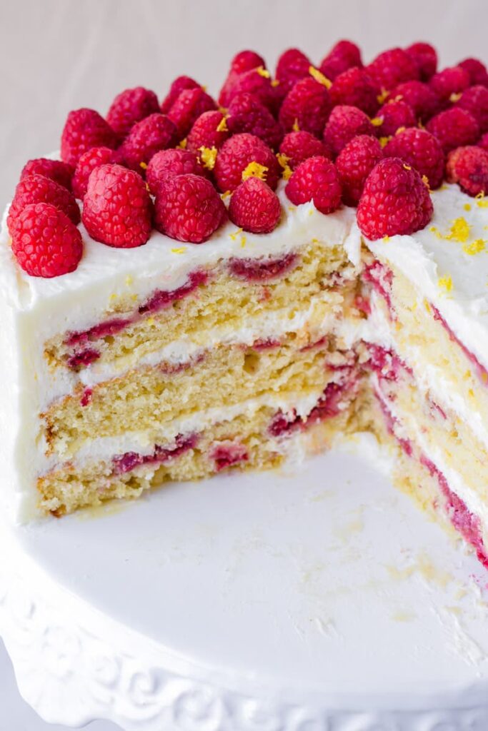 5 Delicious Cake Recipes with Raspberry Jelly