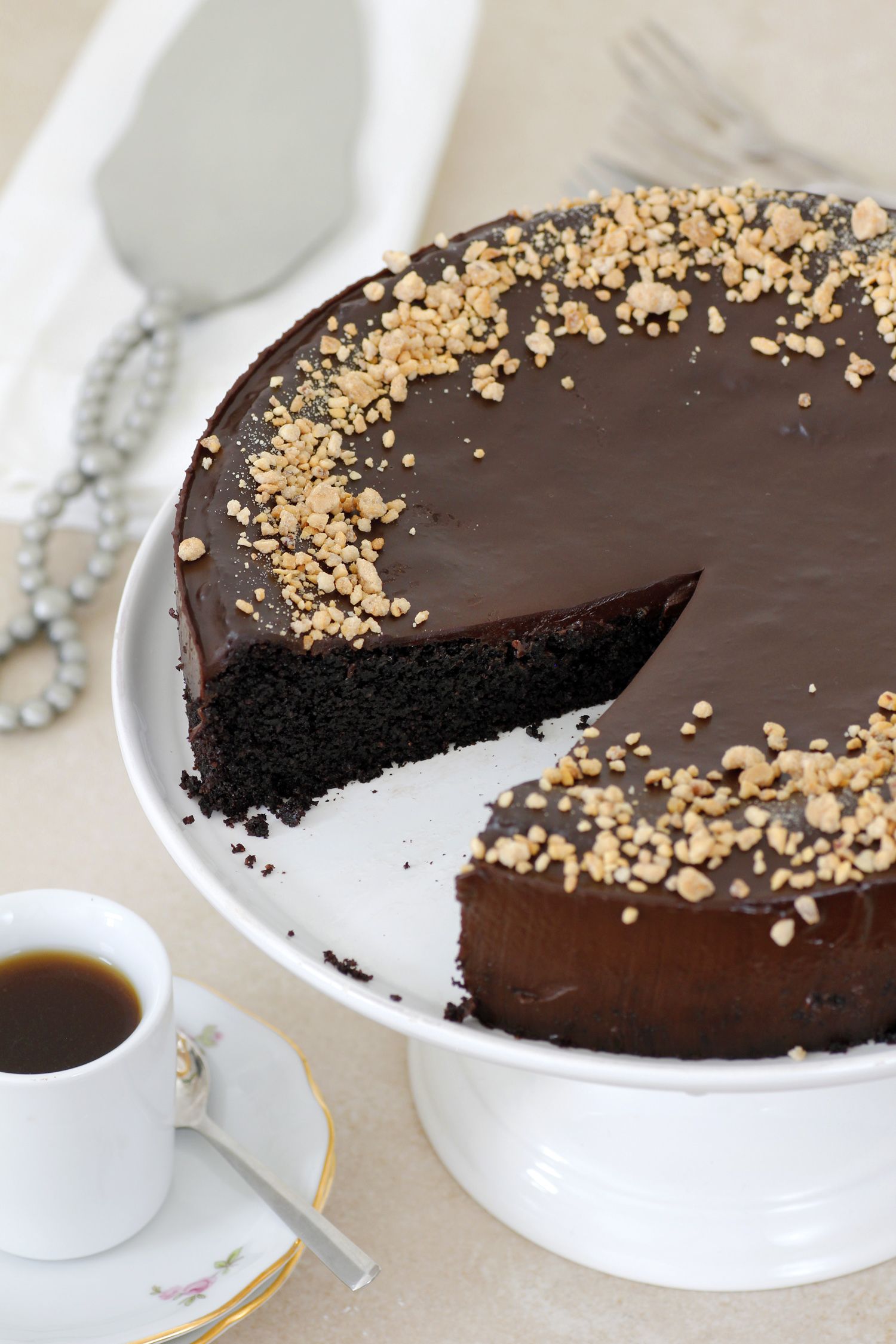 5 Steps to Perfect Chocolate Cake with Vegetable Oil