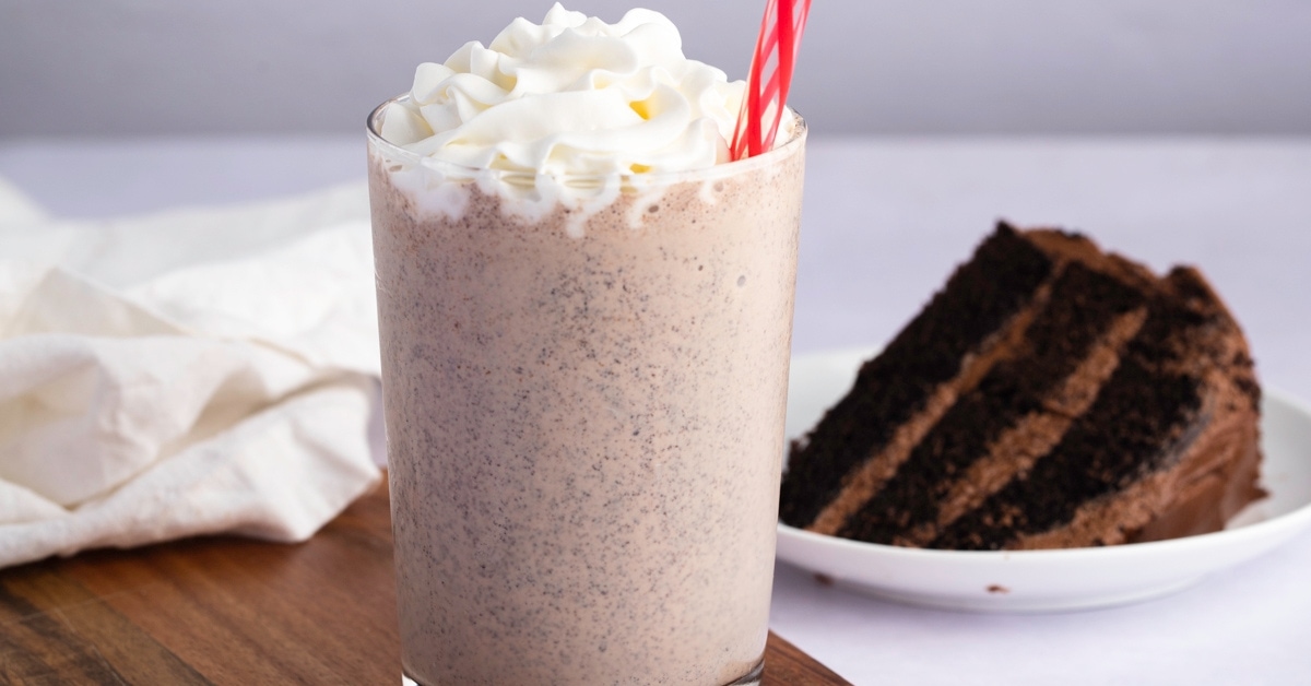 Chocolate Cake Shake Easy Recipe Insanely Good