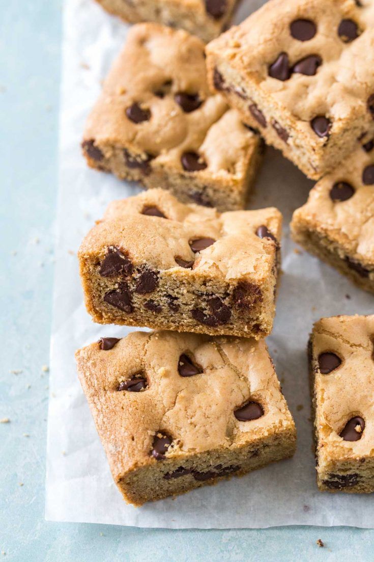 Chocolate Chip Cookie Bars Are The Only Four Ingredients You Need To