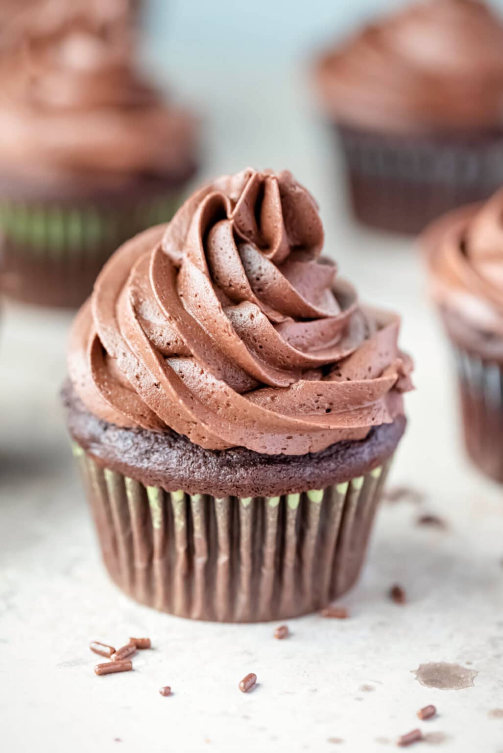 Easy Chocolate Cupcake Recipe: Delightful Treats Await!