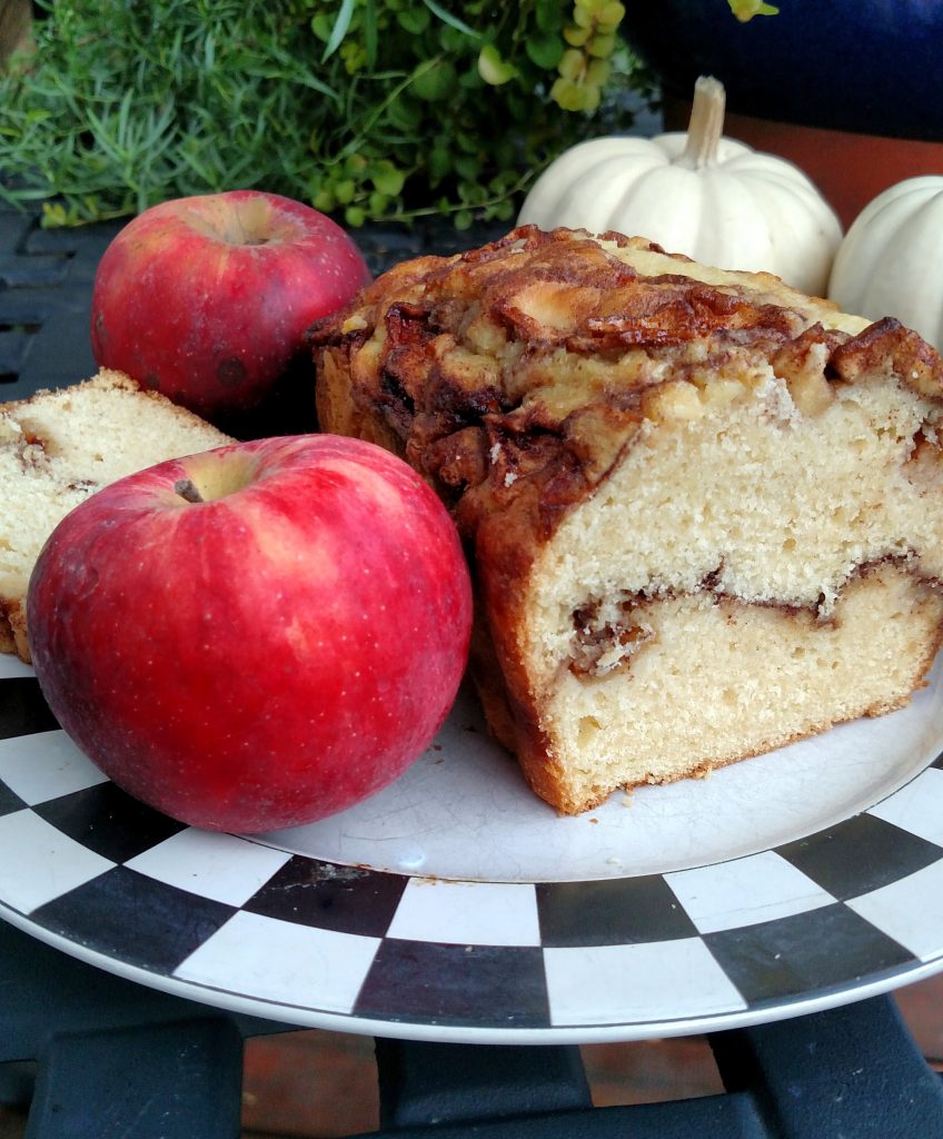 Cinnamon Apple Pie Bread