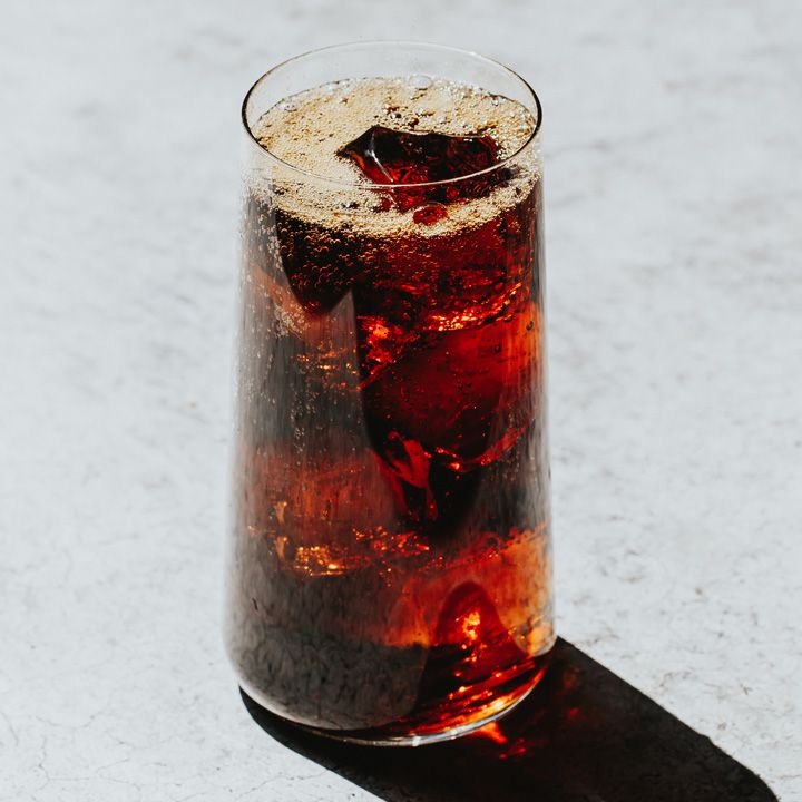 Classic Rum And Coke Recipe How To Make It