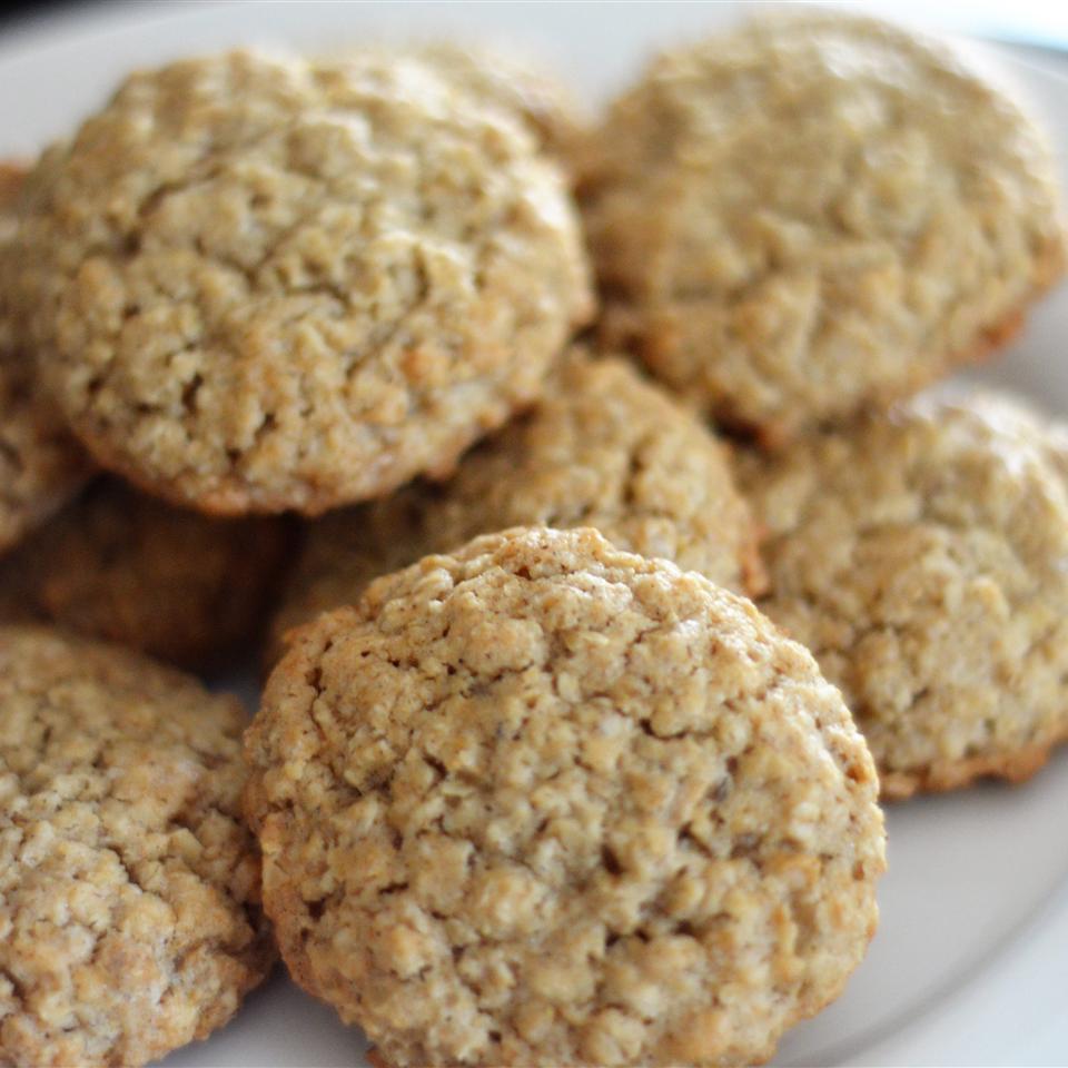 Classic Soft Oatmeal Cookies Lauren S Latest