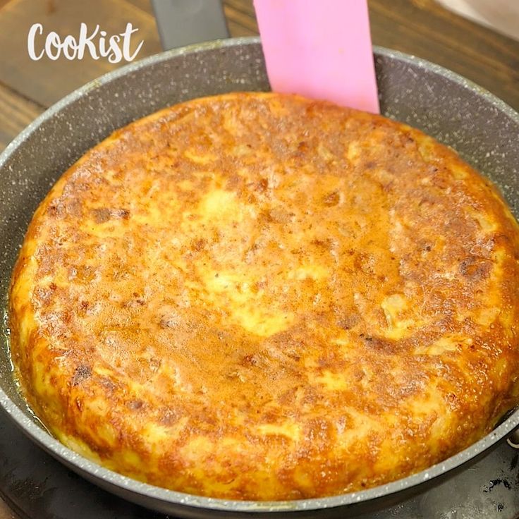 Cookist Wow Potato And Onion Omelette Easy Quick And Delicious