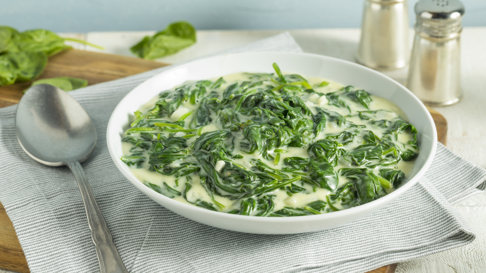 Creamed Spinach With Pearl Onions Paula Deen Magazine Recipe