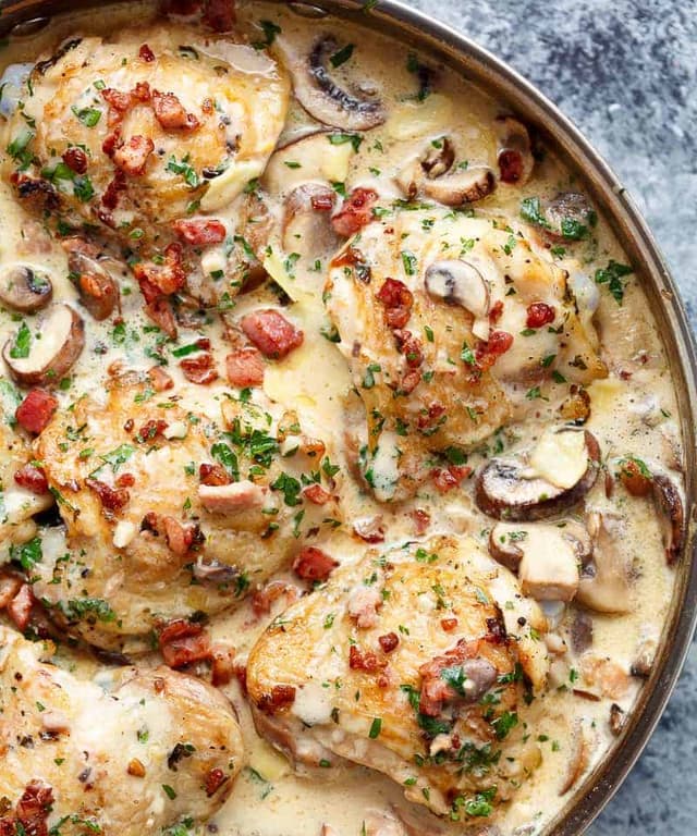 Creamy Baked Chicken Thighs With Mushrooms Bacon Cafe Delites