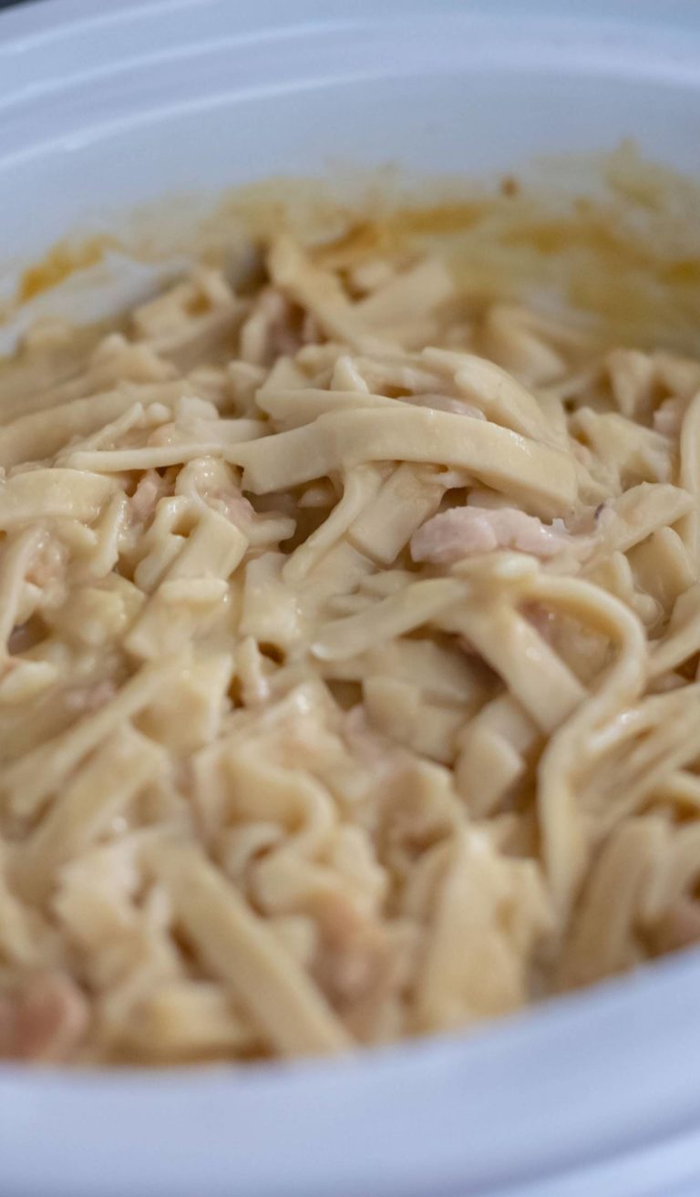 Creamy Chicken And Noodles Chicken Dinner Chicken Recipes