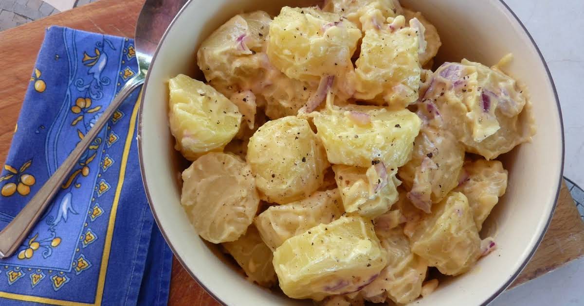 Creamy Old Fashioned Potato Salad With Sour Cream Mayonnaise Dressing