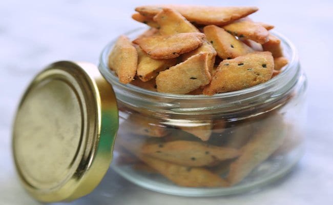 Crispy Khasta Home Made Papdi Ajwain Matar Nimki Recipe Perfect