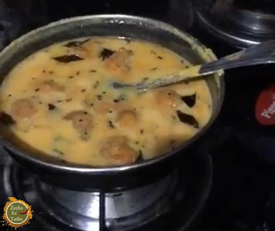 Delicious Kadhi Pakode Dal Recipe Tips To Make Perfect Pakoras