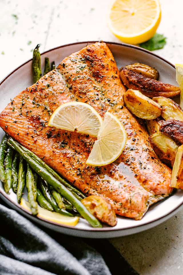 Easy Broiled Salmon Recipe: Quick and Flavorful!