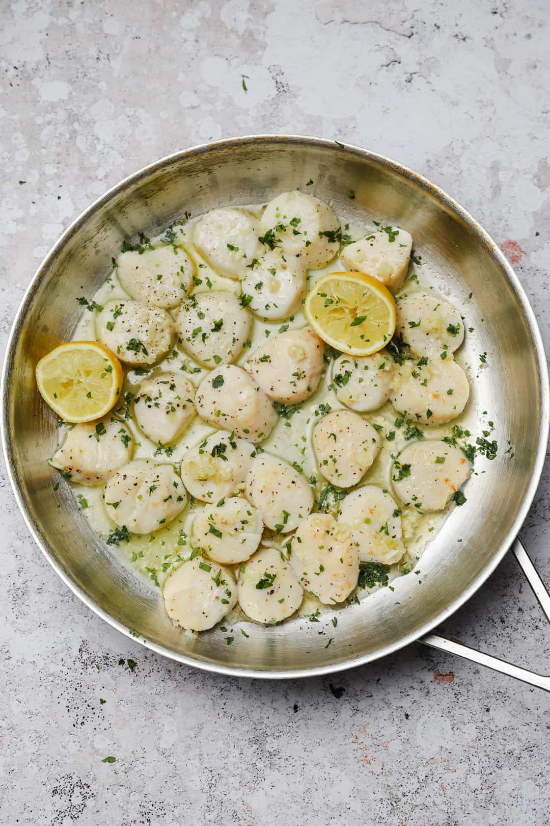 Easy Broiled Scallops With Garlic Butter Sauce Well Seasoned Studio