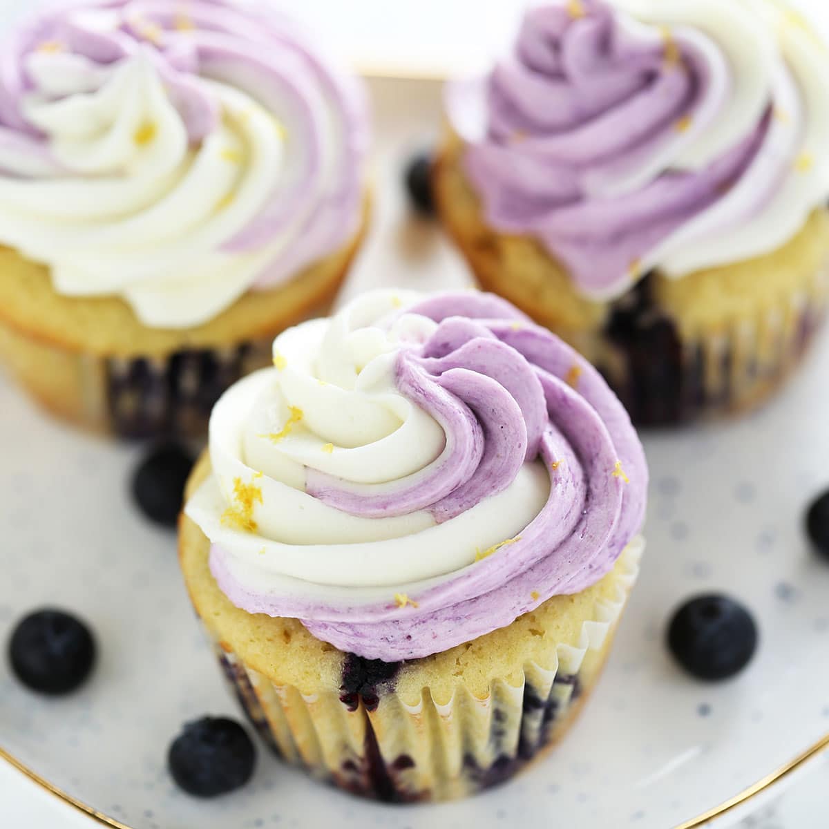 Easy But Delicious Lemon And Blueberry Cupcakes Pretty And Polished