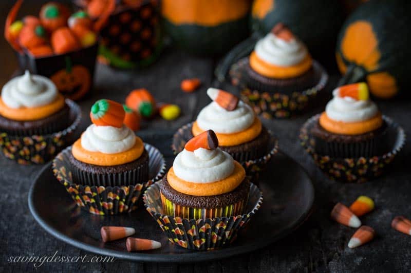 Easy Chocolate Cupcakes Recipe With Vanilla Buttercream Saving Room