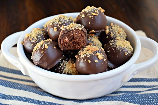 Easy Chocolate Truffles Recipe Food Fanatic