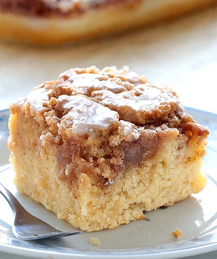 Easy Cinnamon Roll Coffee Cake Cakescottage