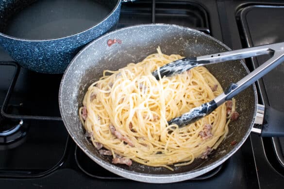 Easy Creamy Carbonara Recipe Step By Step Hint Of Helen