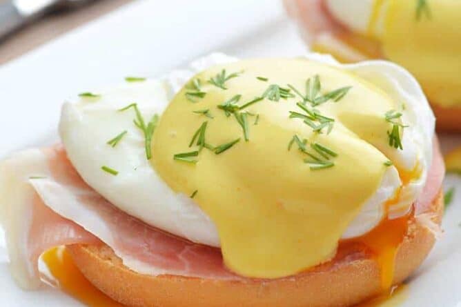 Easy Eggs Benedict Recipe The Kitchen Magpie