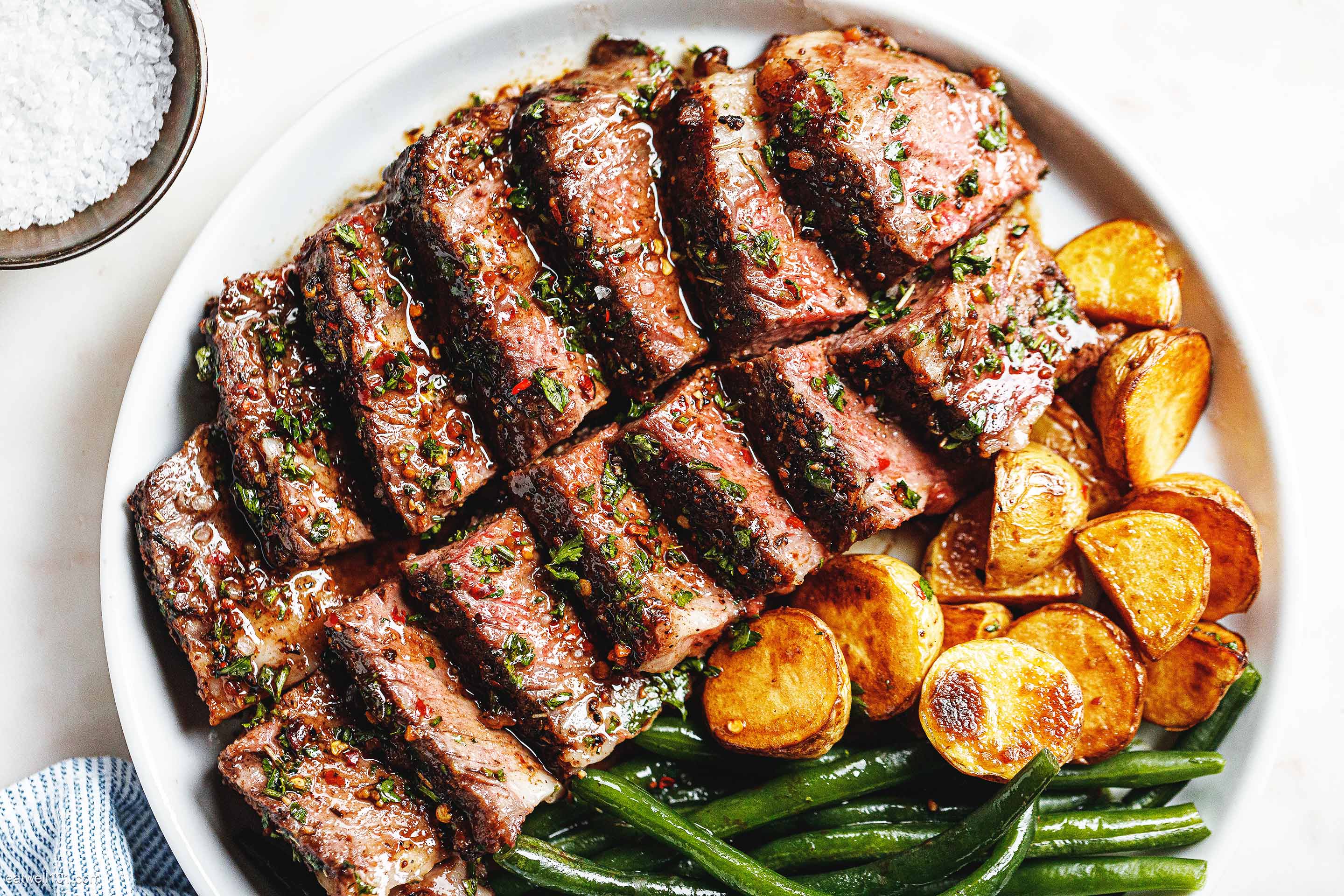 5 Easy Oven-Baked Port Steak Recipes for One Dish Meals