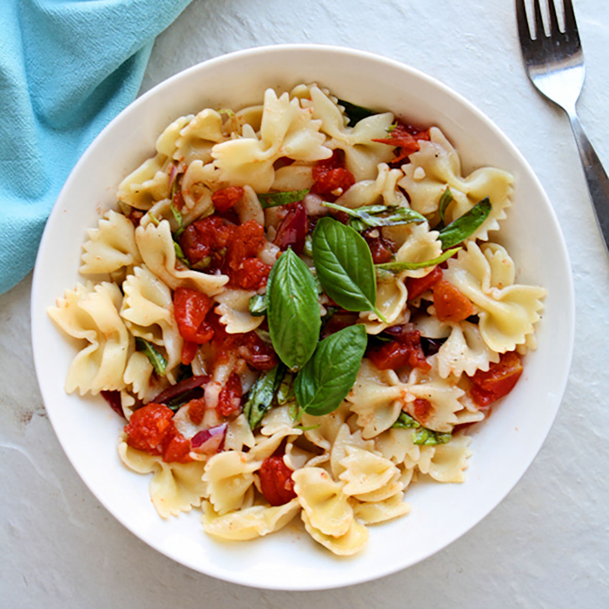 Easy Quick Fix Tomato Chicken Bowtie Pasta Recipe