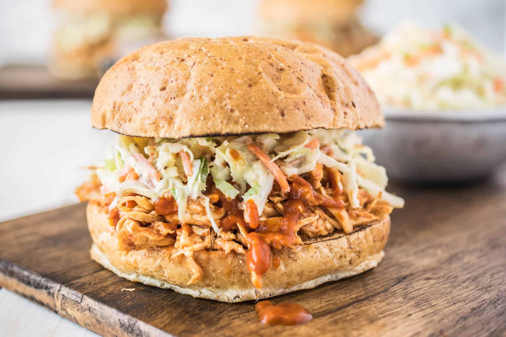 Simple Pulled Chicken Sandwich Recipe: Quick & Tasty