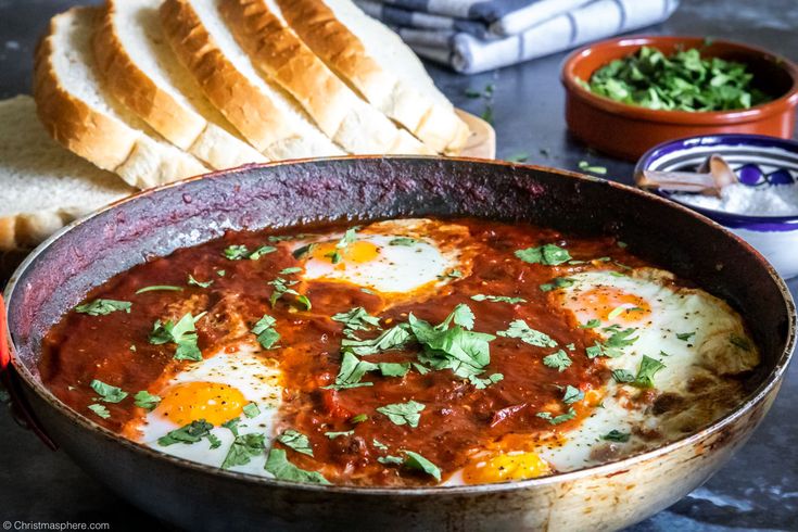 Easy Shakshuka Baked Eggs In Tomato Sauce Ultimate Shakshuka Recipe