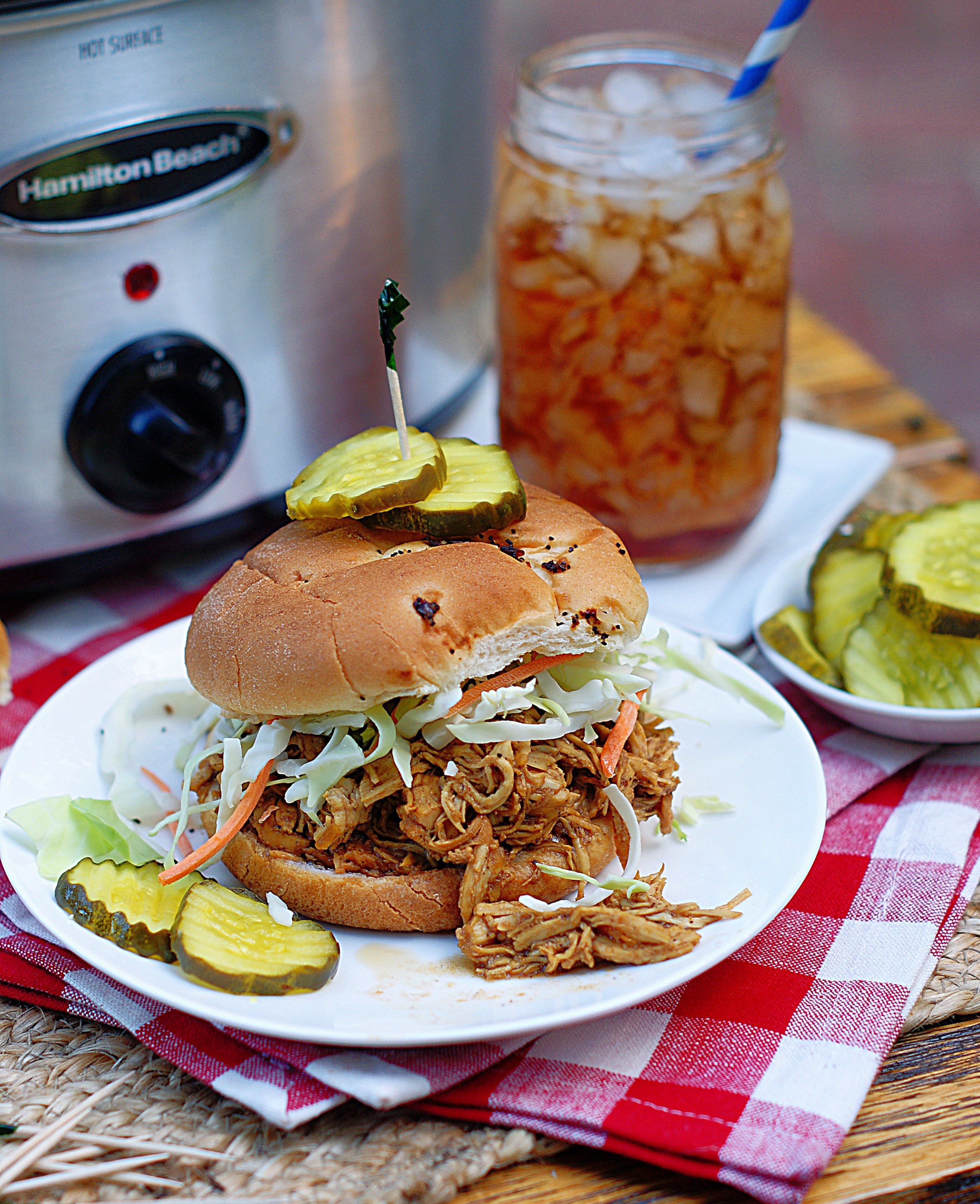 Slow Cooker Shredded Chicken Sandwich Recipe for Family Fun