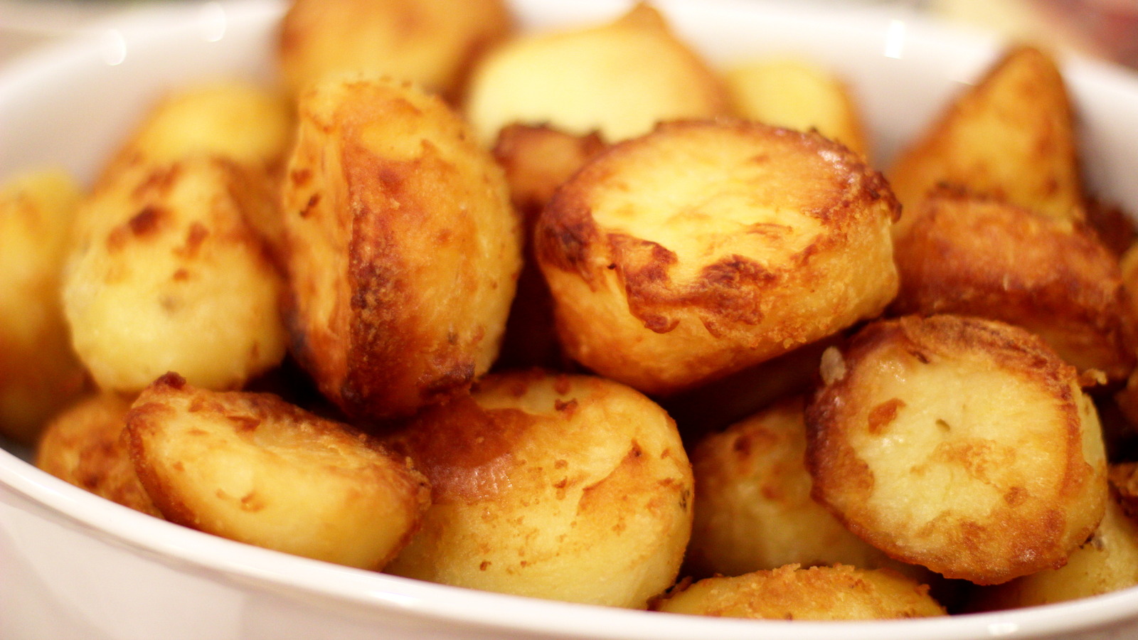 For Extra Crispy Roast Potatoes Boil Them With Baking Soda First