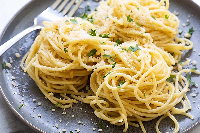 Garlic Parmesan Spaghetti The Best Recipe Easy Weeknight