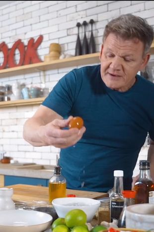 Gordon Ramsay Amp 39 S Trick To Making Perfectly Amp 39 Yolky Amp 39 Soft Boiled Eggs