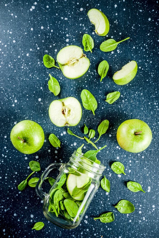 Green Smoothie A Delicious Blend Of Spinach Apples Dear Creatives