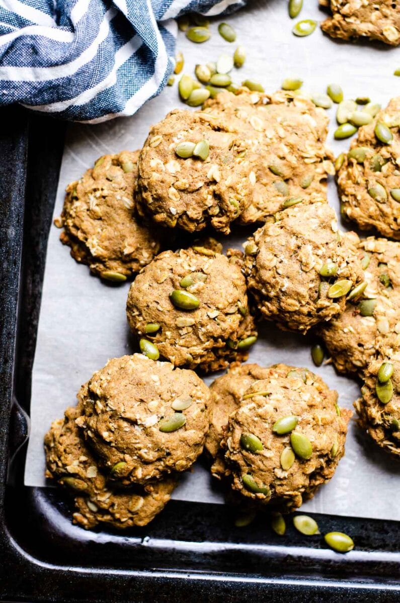 Healthy Pumpkin Cookies With Oatmeal And Chocolate Wellplated Com