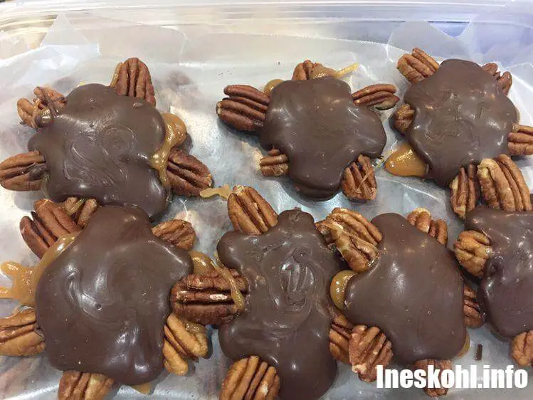 Homemade Caramel Pecan Clusters Recipe Is Easy To Make And So Delicious