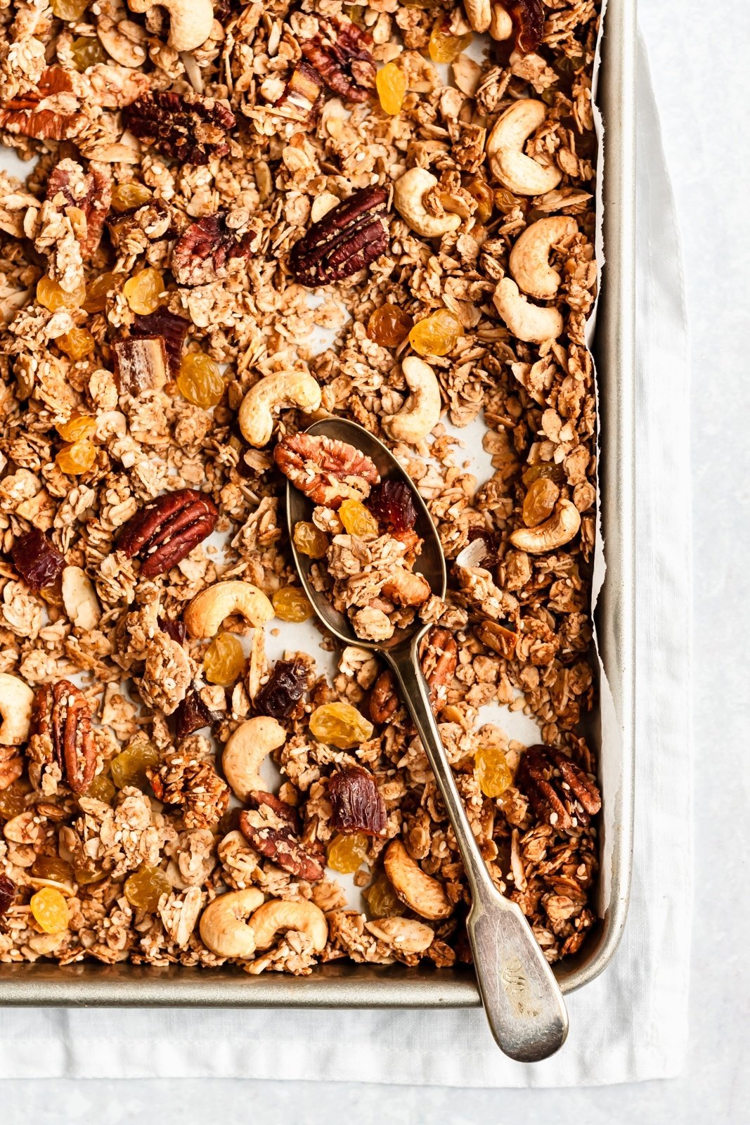 Homemade Chunky Granola Recipe In 2020 Chunky Granola Recipe