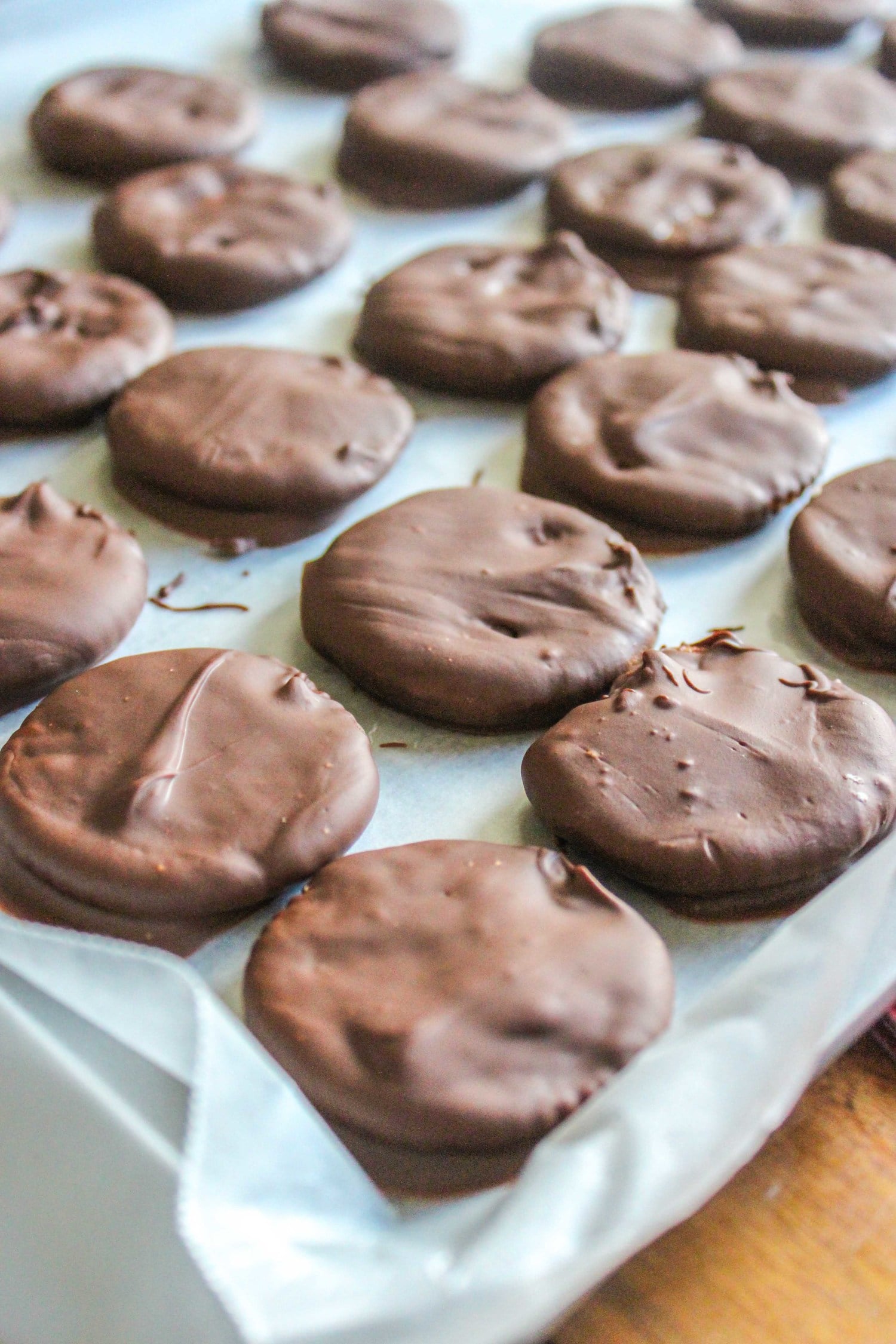 Homemade Thin Mints Made With Just 3 Simple Ingredients