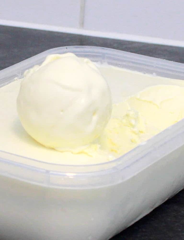 Homemade Vanilla Ice Cream Recipe Yummieliciouz