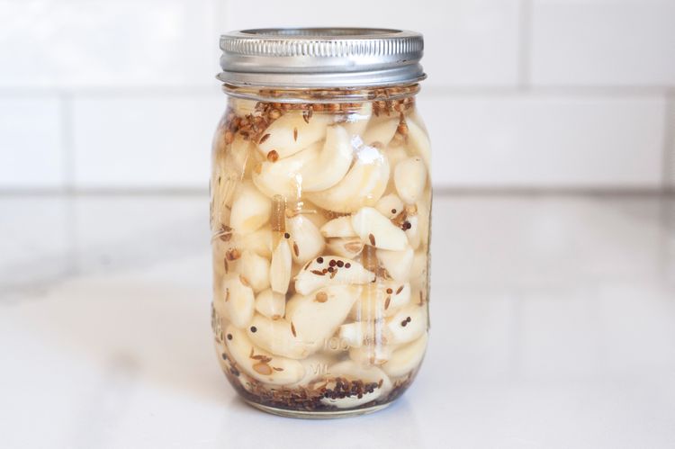 How To Pickle Garlic Recipe Pickled Garlic Garlic Pickles