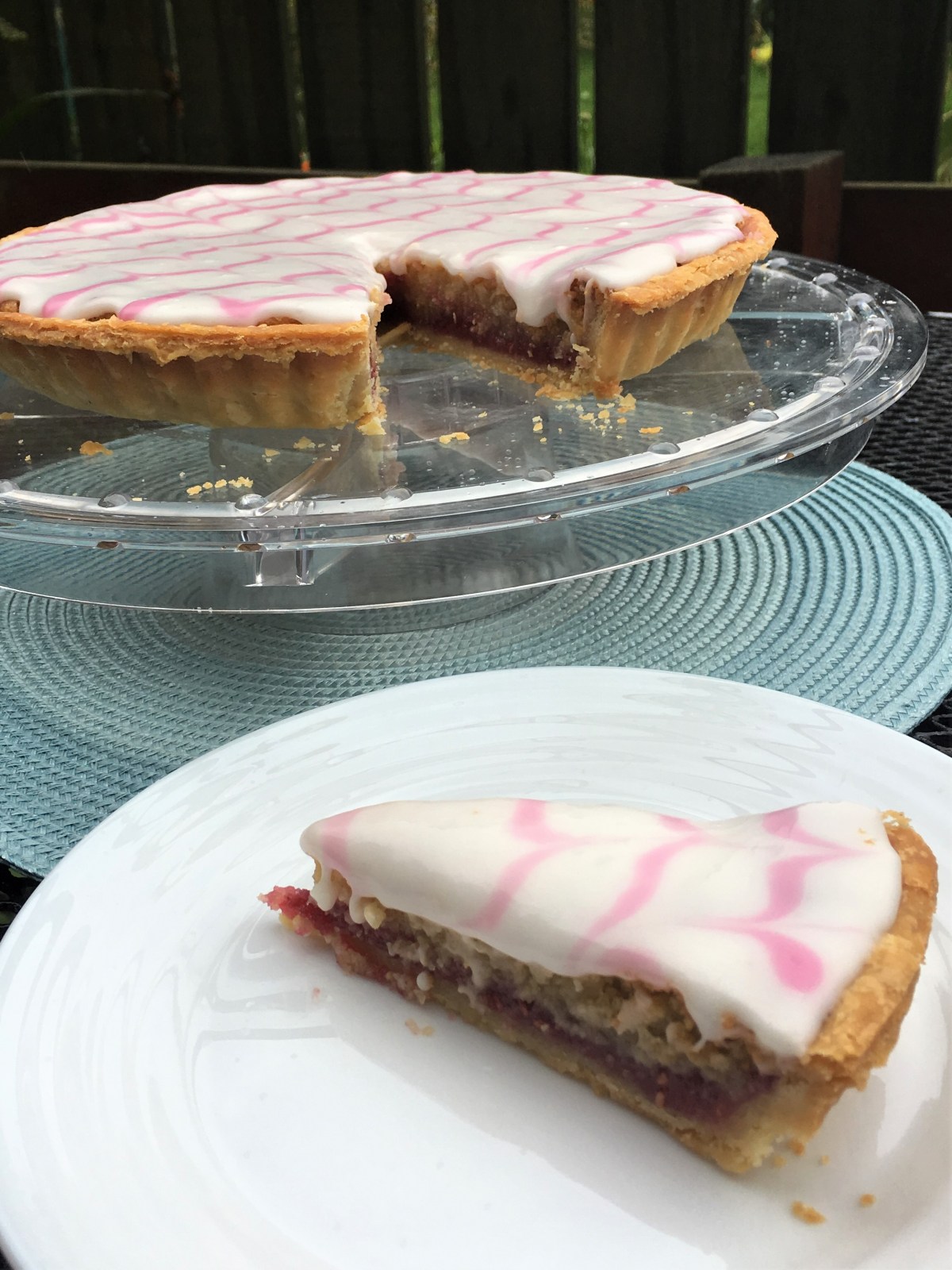 Mary Berry S Bakewell Tart With Feathered Icing Theunicook